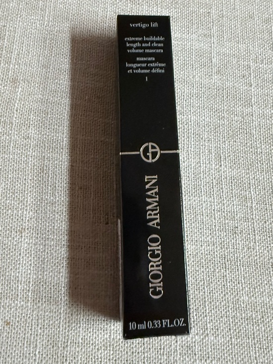 Giorgio Armani Other - Giorgio Armani vertigo lift extreme buildable length and clean volume mascara